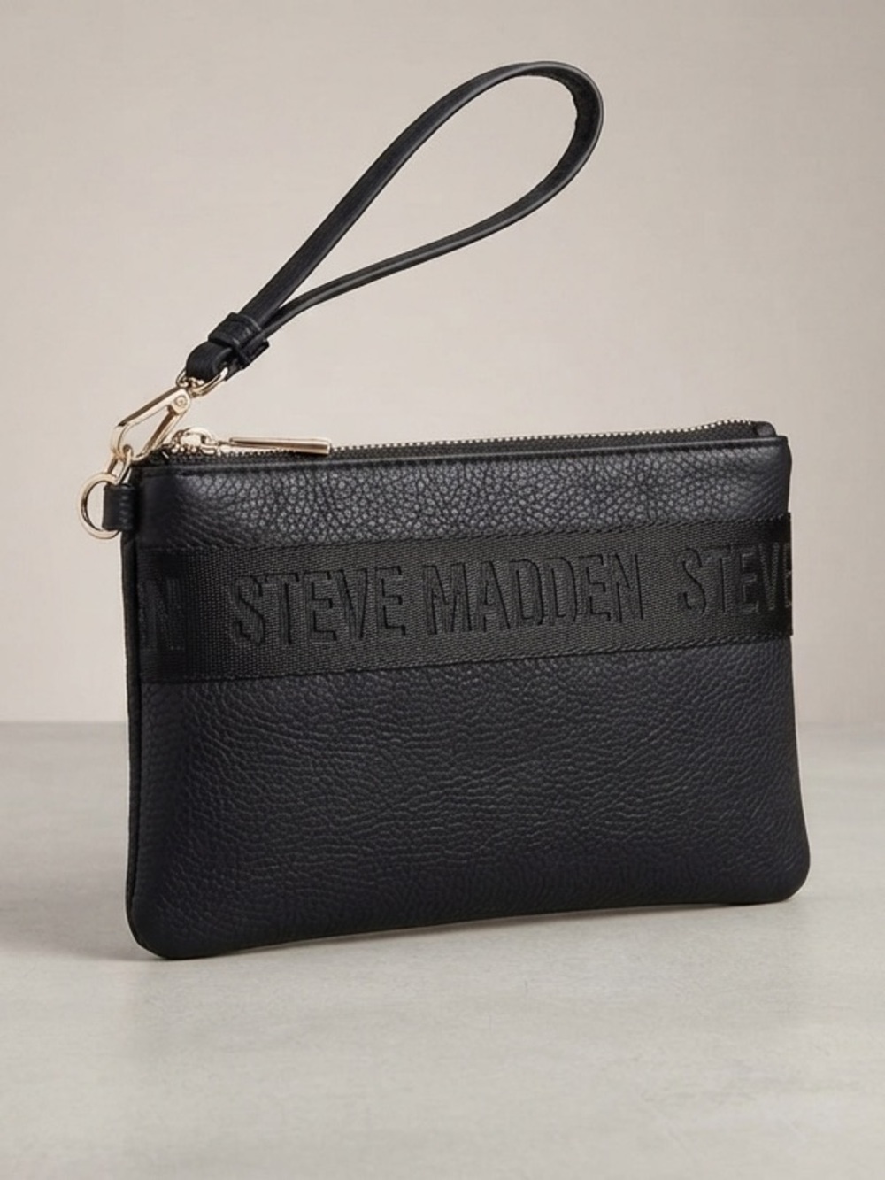 Chic Steve Madden Logo Wristlet Black Handbag Essential Accessory Faux Leather